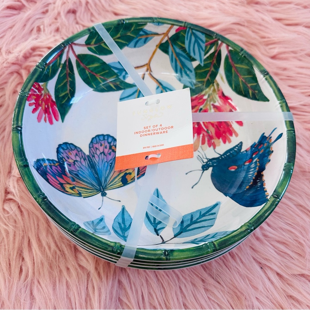 Floral Butterfly Dinnerware Set of Four